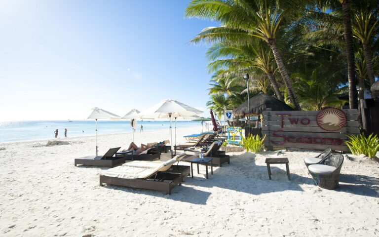 Two-Seasons-Boracay-02