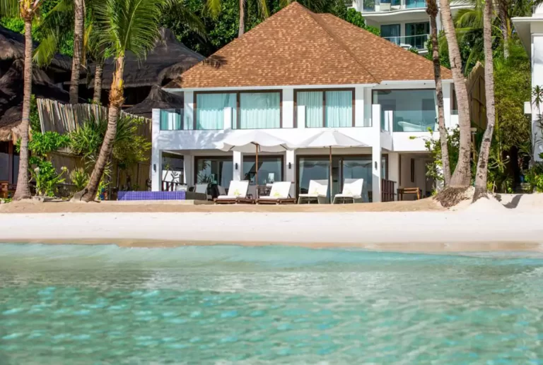 10-Robinson-Beach-House-Boracay-2021