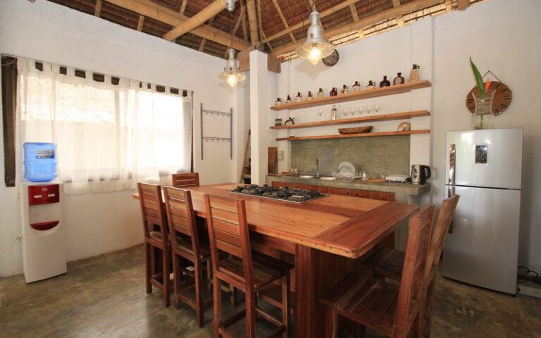 Love-Shack-Boracay-Second-Floor-Apartment-05